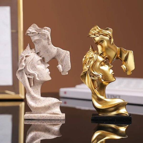 Lovers Statue Mini Resin Crafts Sculpture Small Ornaments Home Decoration Sculpture Model Desktop Wine Cabinet Decoration-Arlik interiors